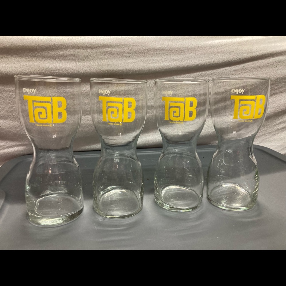 Vintage Tab Soda Glasses from the 1970s lot of 4